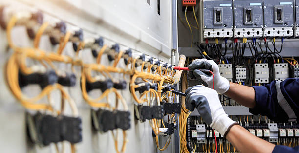 Professional Electrician technician working in Mooresville, IN
